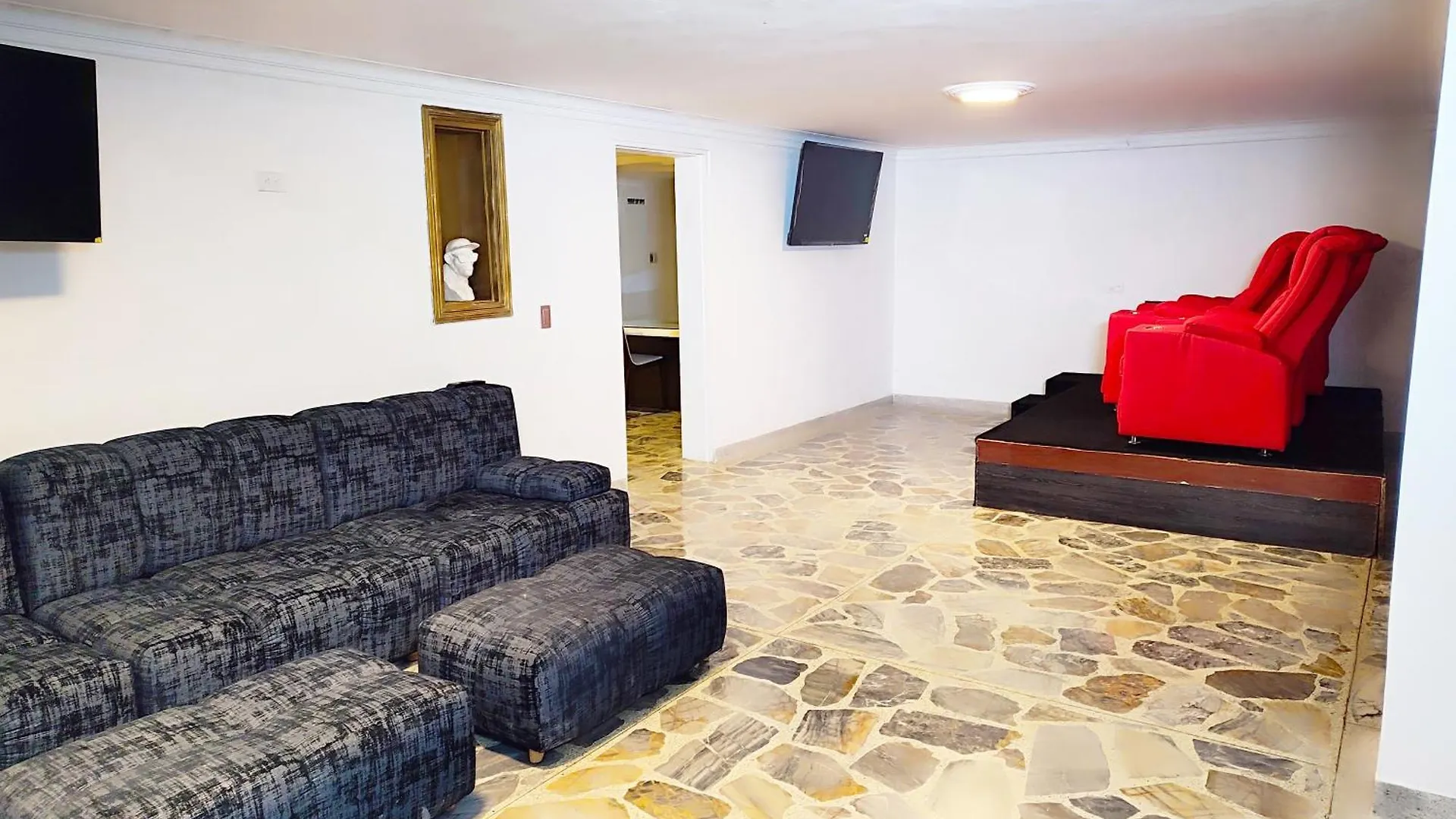 Luxury Villa At Poblado 6 Bdrm Epic Manor Medellin