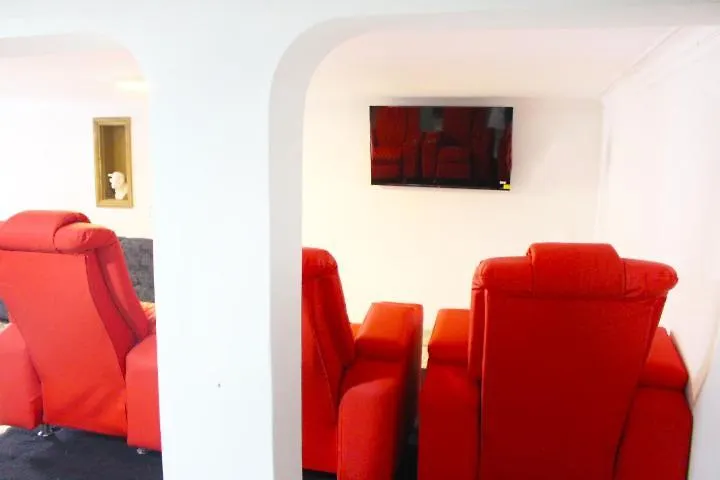 Luxury Villa At Poblado 6 Bdrm Epic Manor Medellín