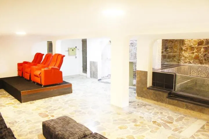 Luxury Villa At Poblado 6 Bdrm Epic Manor Medellín 0*,  Kolumbie